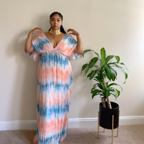 Pleated Maxi Dress - Picture 2 of 2